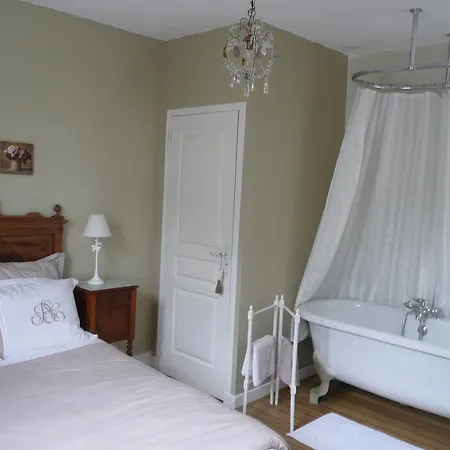 Les Lilas De Bellefontaine 4*