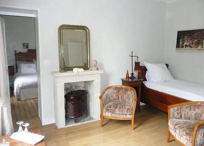 Les Lilas De Bellefontaine 4*