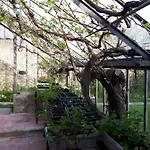 Les Lilas De Bellefontaine 4*