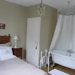 Les Lilas De Bellefontaine 4*