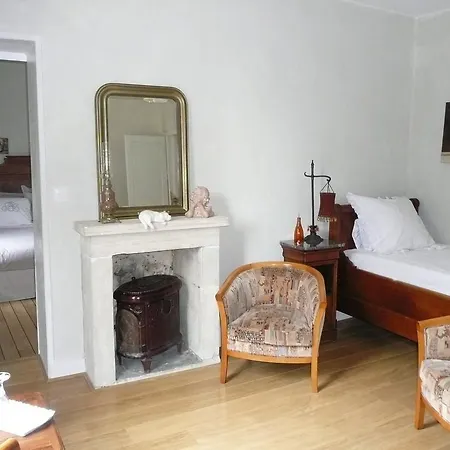 Les Lilas De Bellefontaine 4*