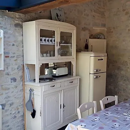 Les Lilas De Bellefontaine 4*