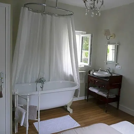 Les Lilas De Bellefontaine Bed and breakfast