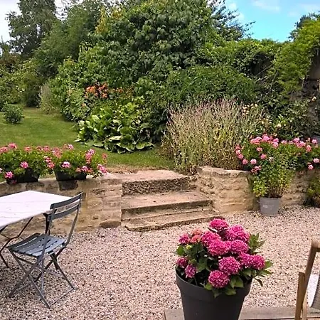 Les Lilas De Bellefontaine Bed and breakfast 4*
