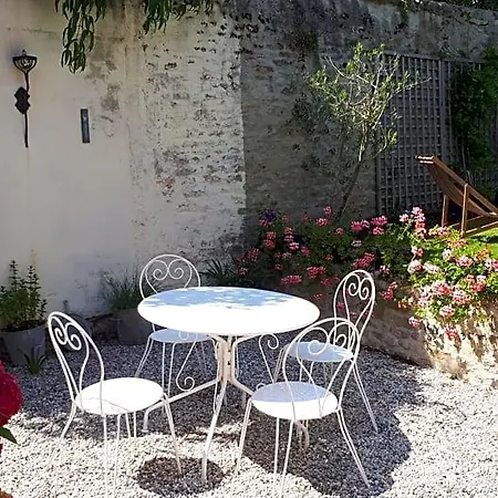 Les Lilas De Bellefontaine Bed and breakfast