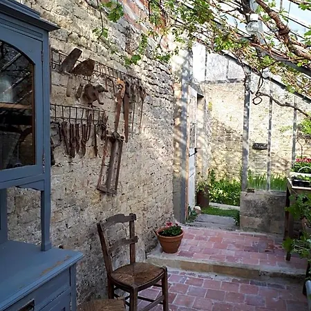 Les Lilas De Bellefontaine 4*